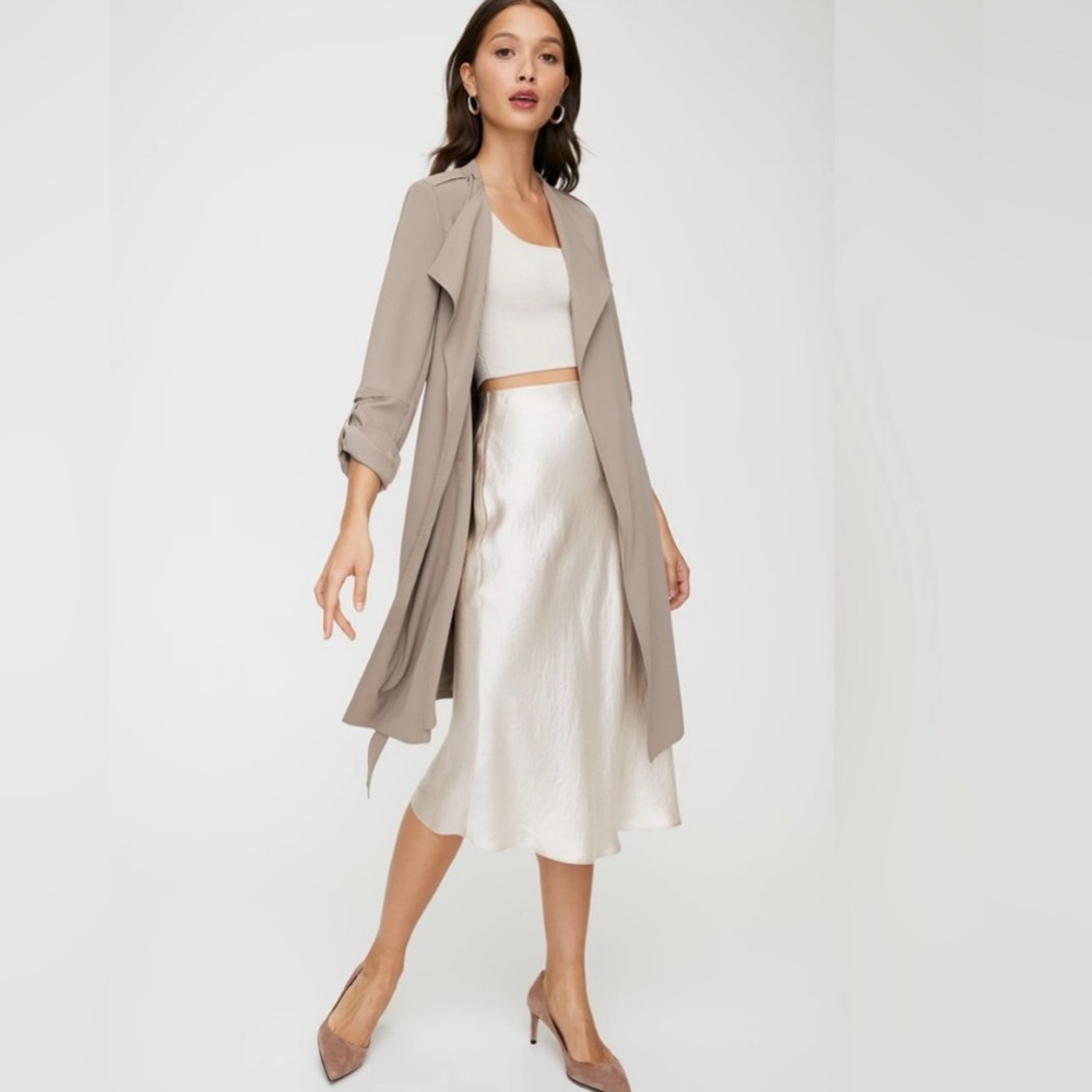 Aritzia Babaton Quincey Flowy Lightweight trench coat Size Medium In Taupe - Picture 4 of 16